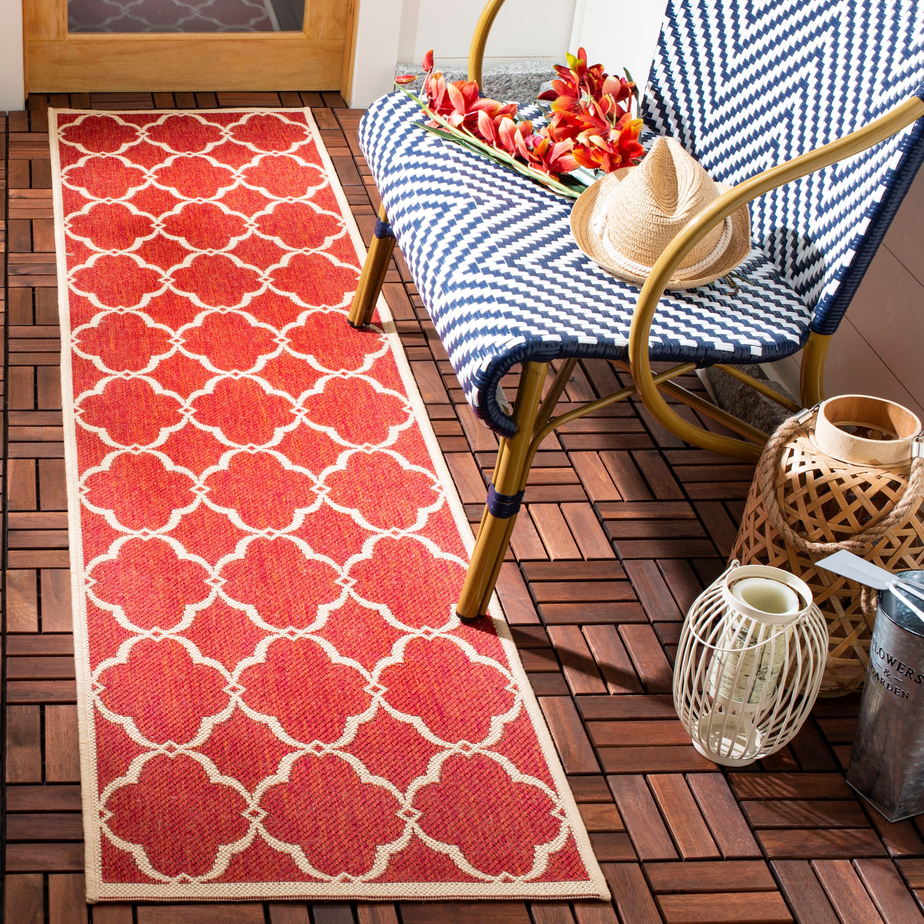 Safavieh Beach House 125 Rug, BHS125 - Red / Creme
