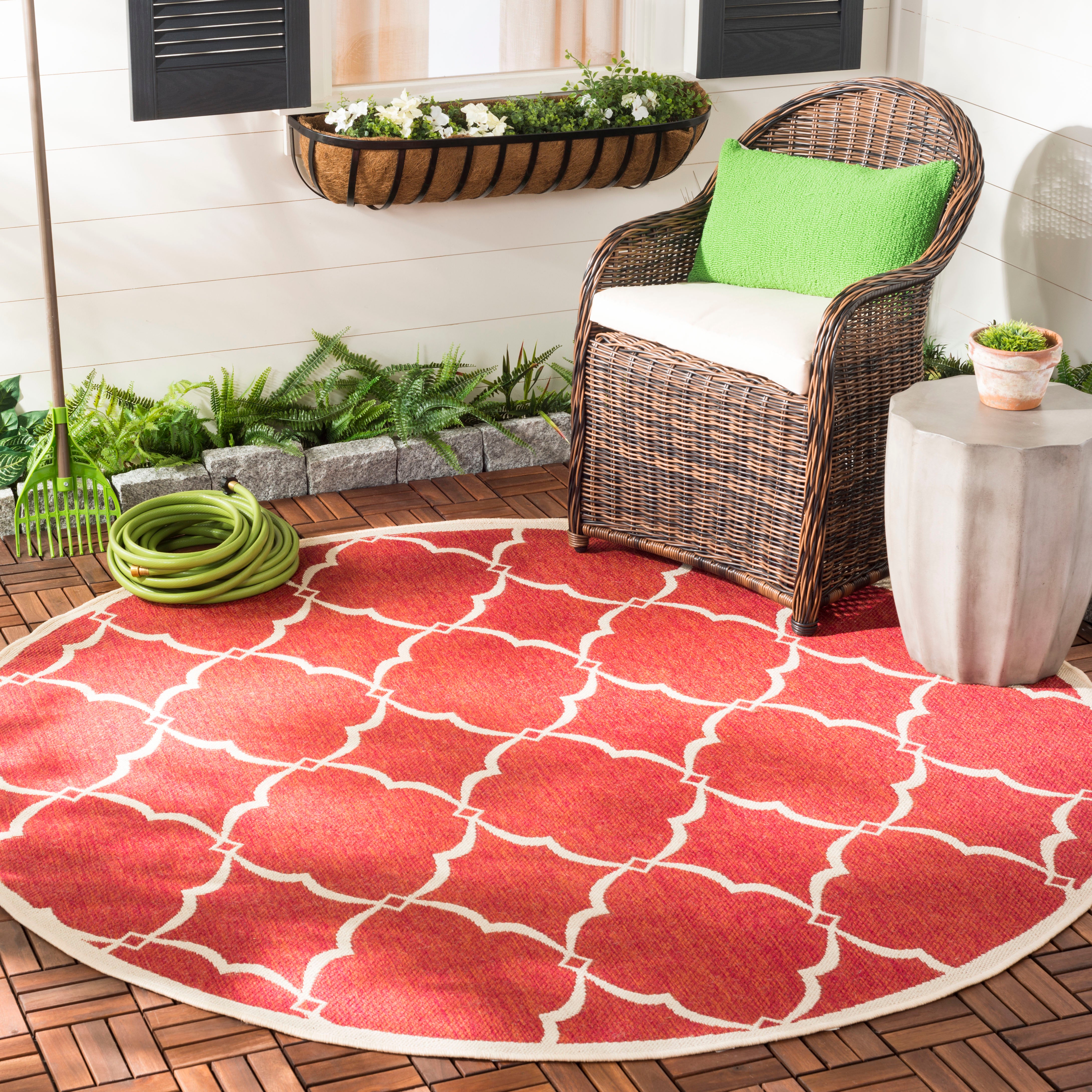 Safavieh Beach House 125 Rug, BHS125 - Red / Creme