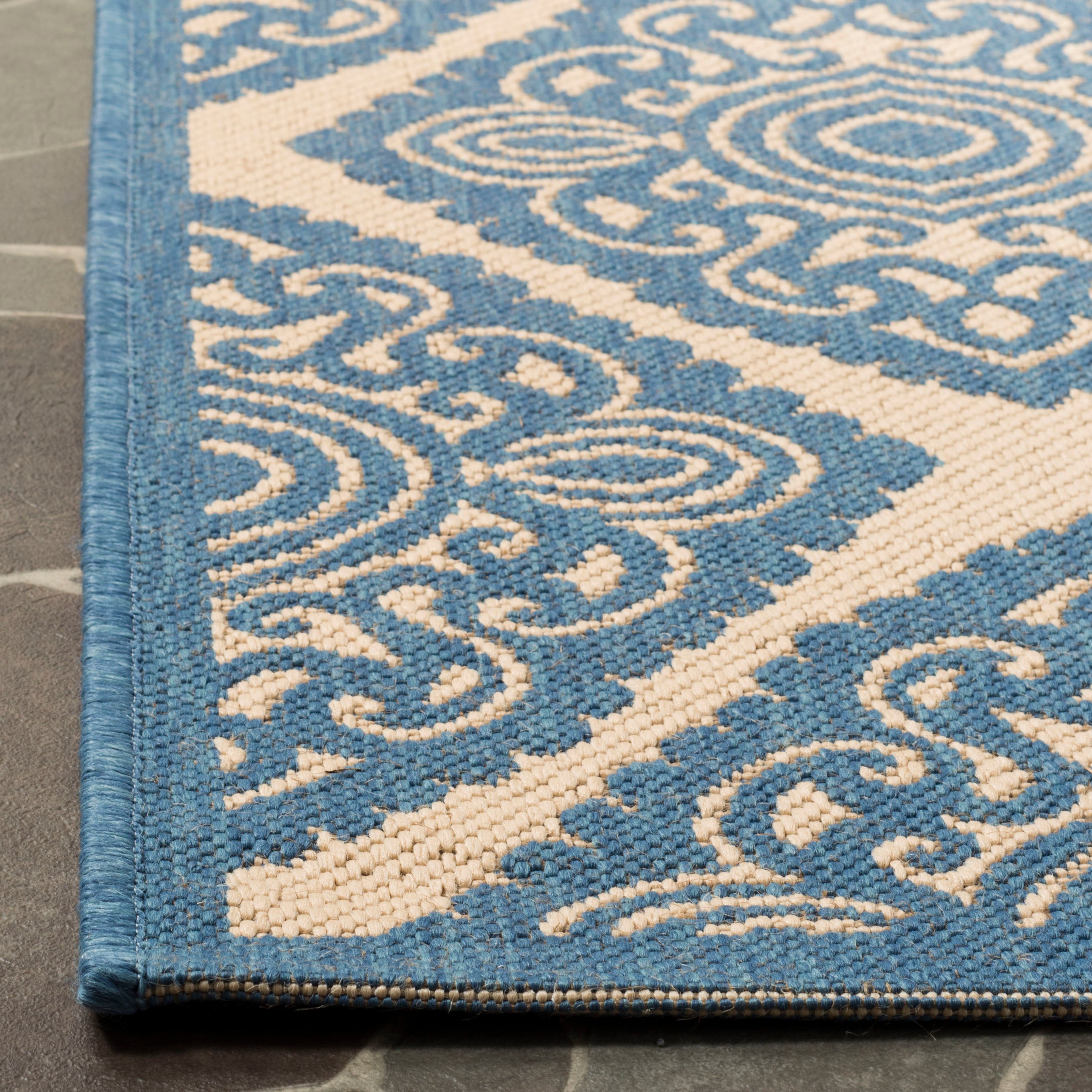 Safavieh Beach House 132 Rug, BHS132 - Cream / Blue