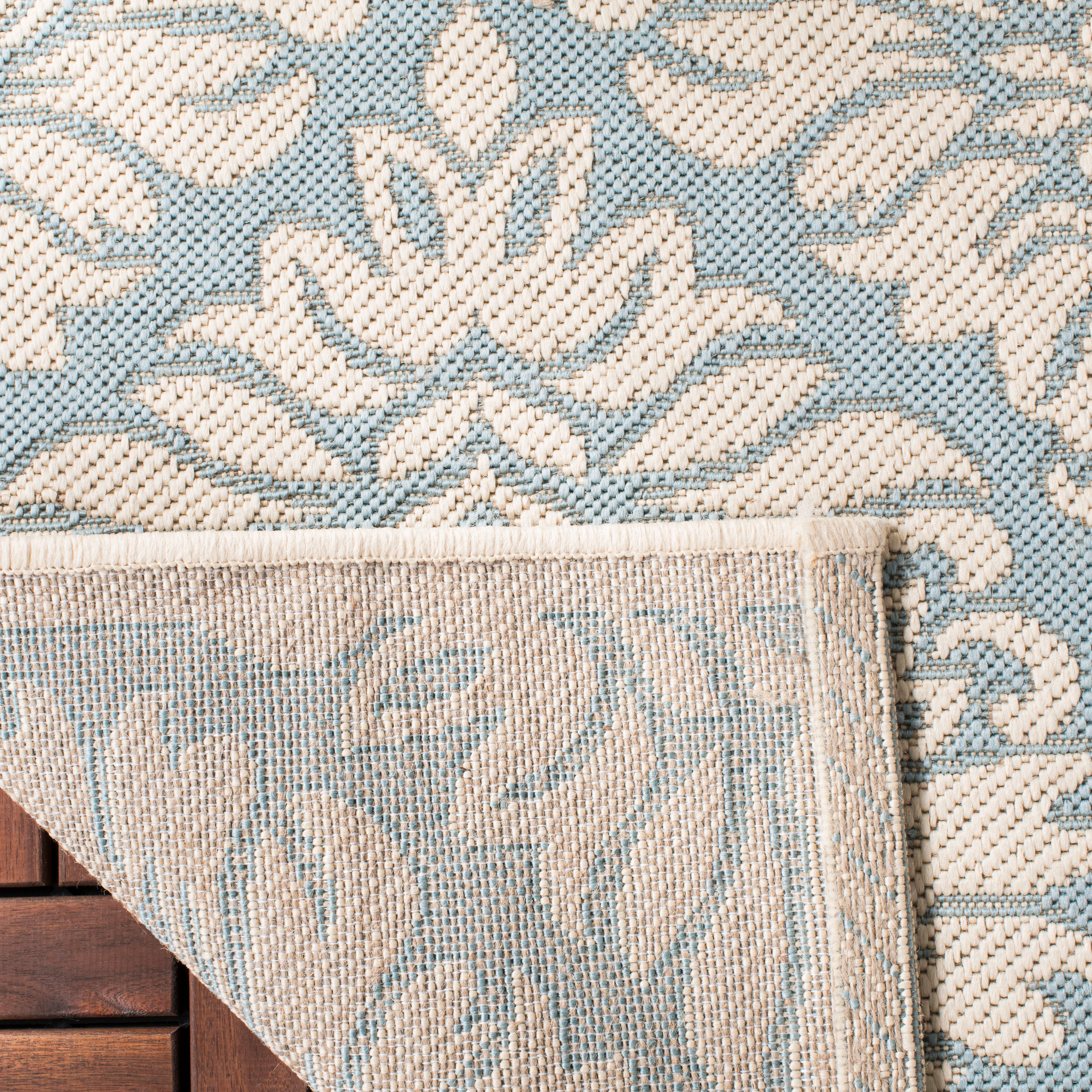 Safavieh Beach House 135 Rug, BHS135 - Aqua / Cream
