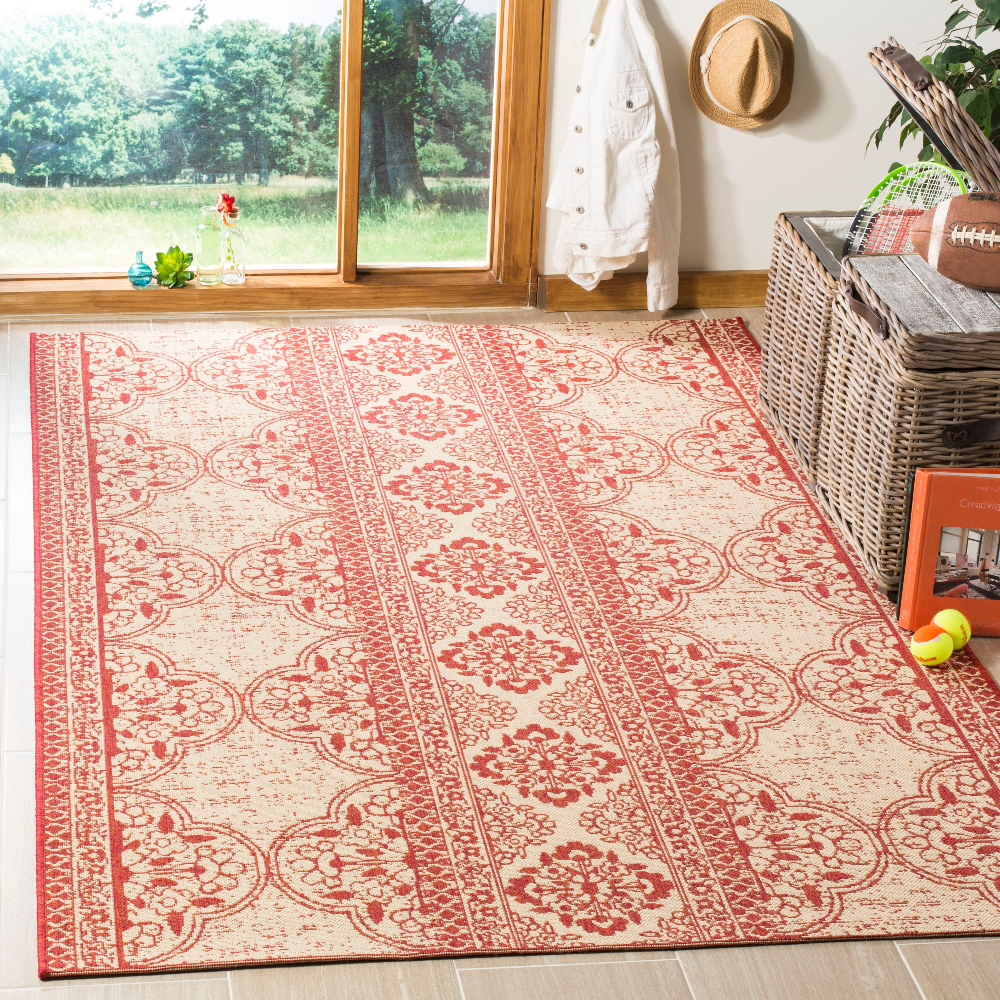 Safavieh Beach House 174 Rug, BHS174 - Red / Creme