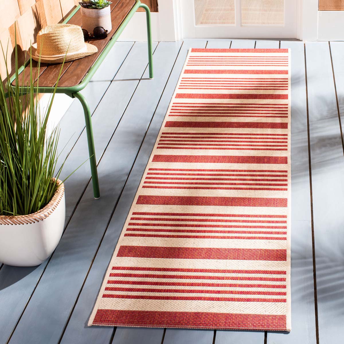 Safavieh Beach House 222 Rug, BHS222 - Beige / Red