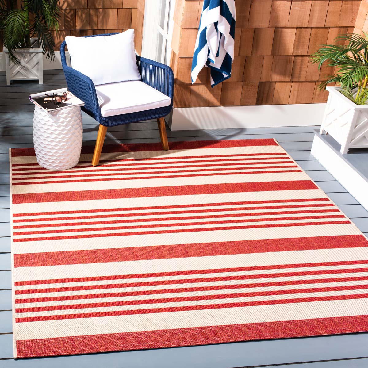 Safavieh Beach House 222 Rug, BHS222 - Beige / Red