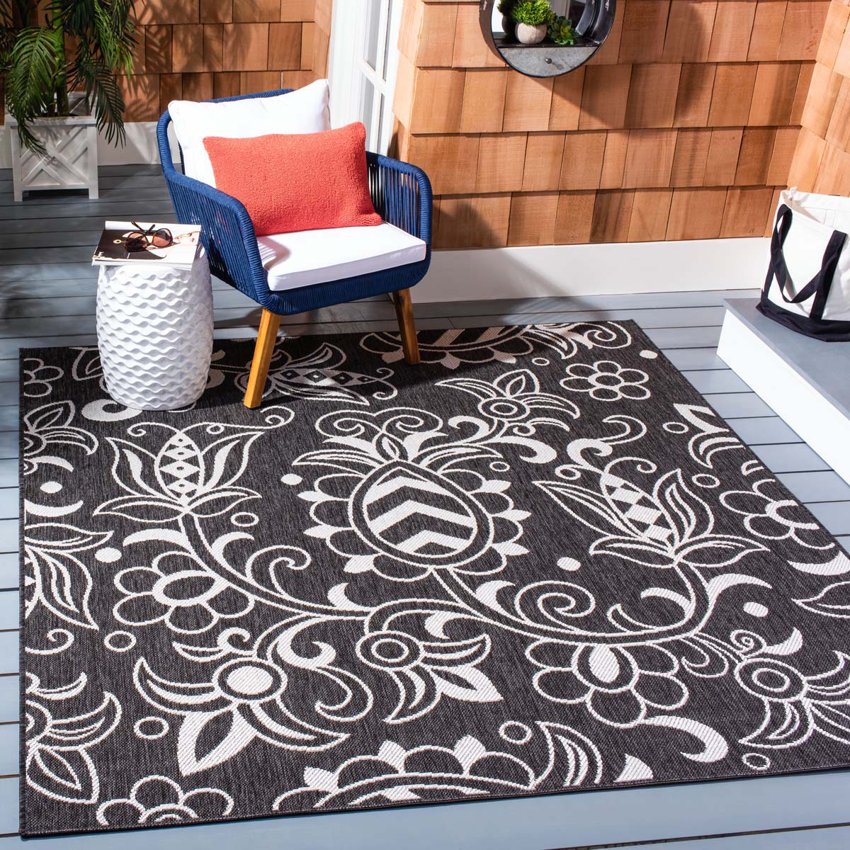 Safavieh Beach House 246 Rug, BHS246 - Black / Light Grey