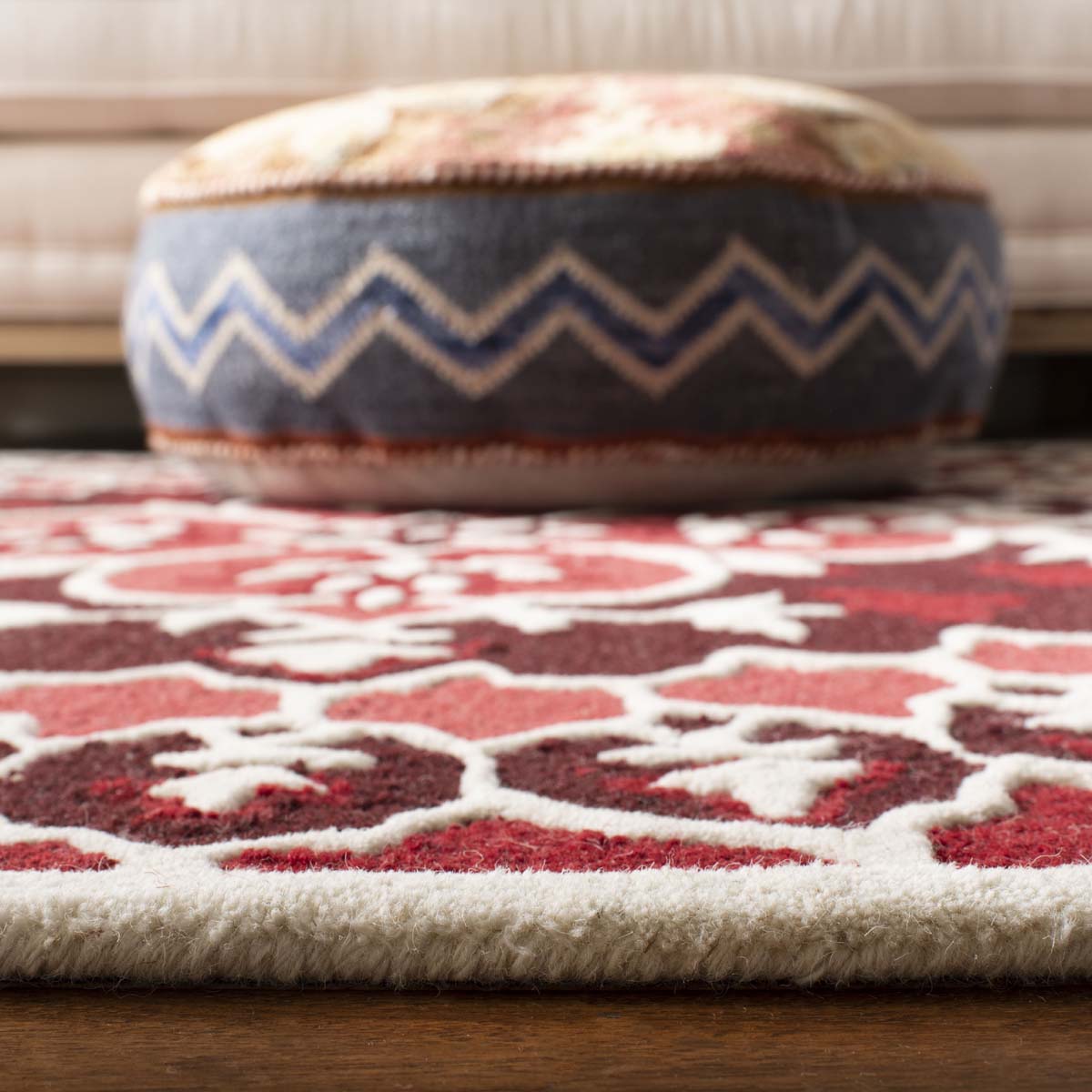Safavieh Bellagio 610 Rug, BLG610 - Red / Ivory