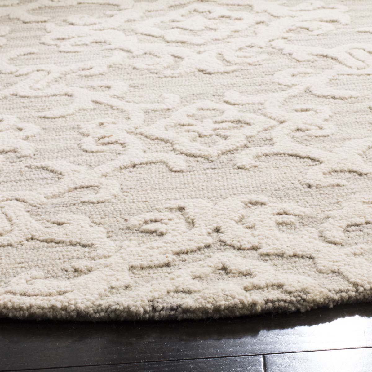 Safavieh Blossom 104 Rug, BLM104 - Grey / Ivory