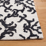 Safavieh Blossom 104 Rug, BLM104 - Ivory / Black