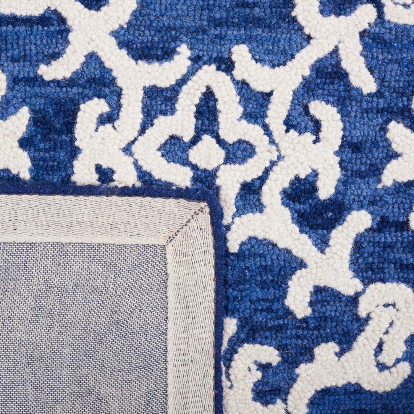 Safavieh Blossom 104 Rug, BLM104 - Navy / Ivory