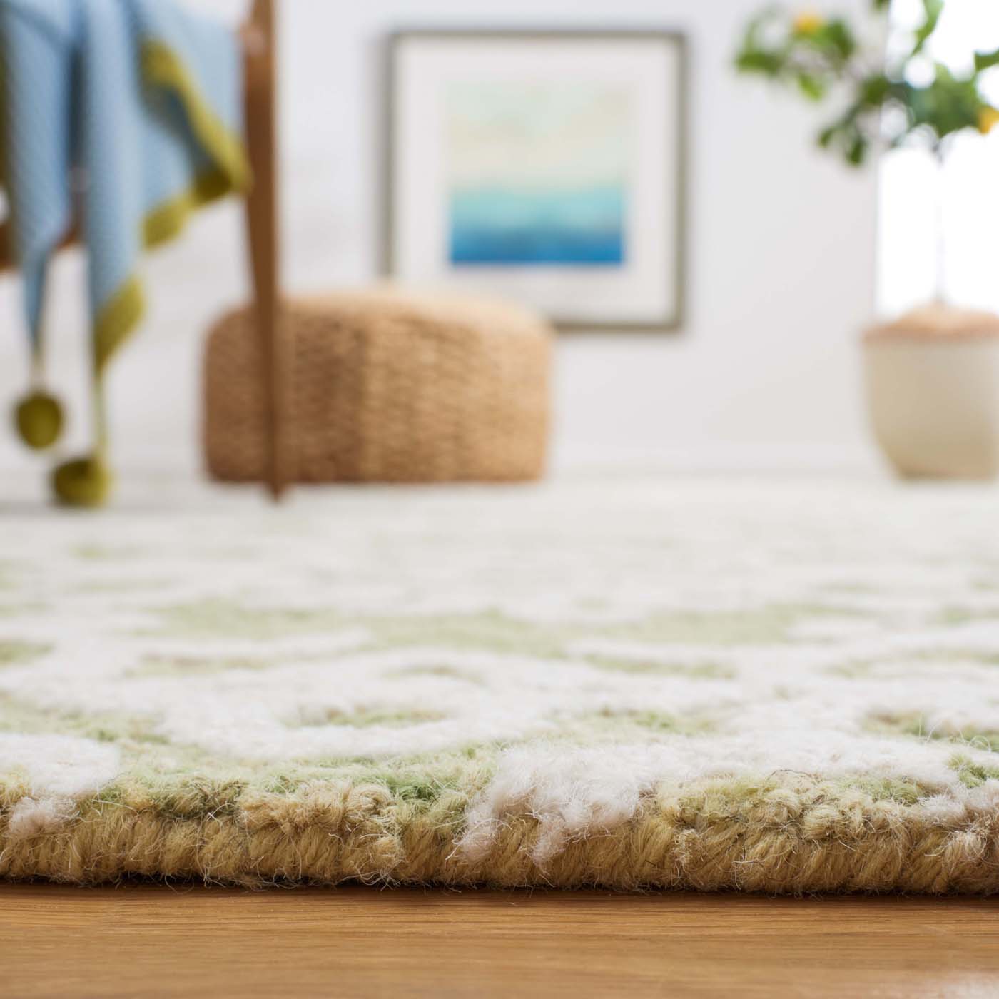 Safavieh Blossom 104 Rug, BLM104 - Light Green / Ivory