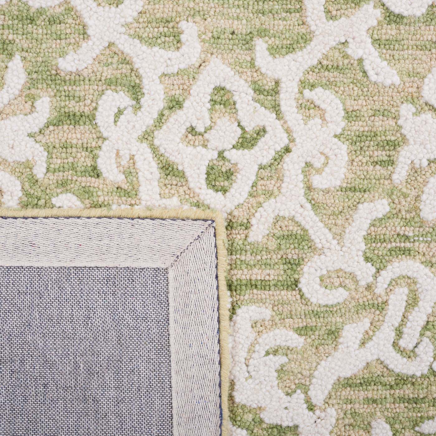 Safavieh Blossom 104 Rug, BLM104 - Light Green / Ivory