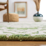 Safavieh Blossom 104 Rug, BLM104 - Green / Ivory