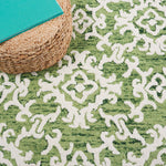 Safavieh Blossom 104 Rug, BLM104 - Green / Ivory