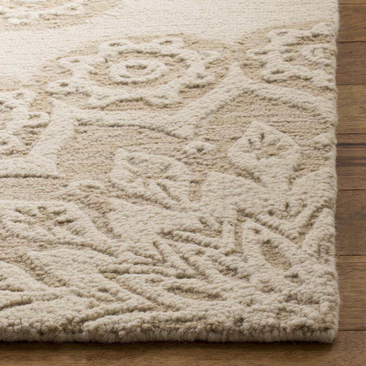 Safavieh Blossom 108 Rug, BLM108 - Ivory / Beige
