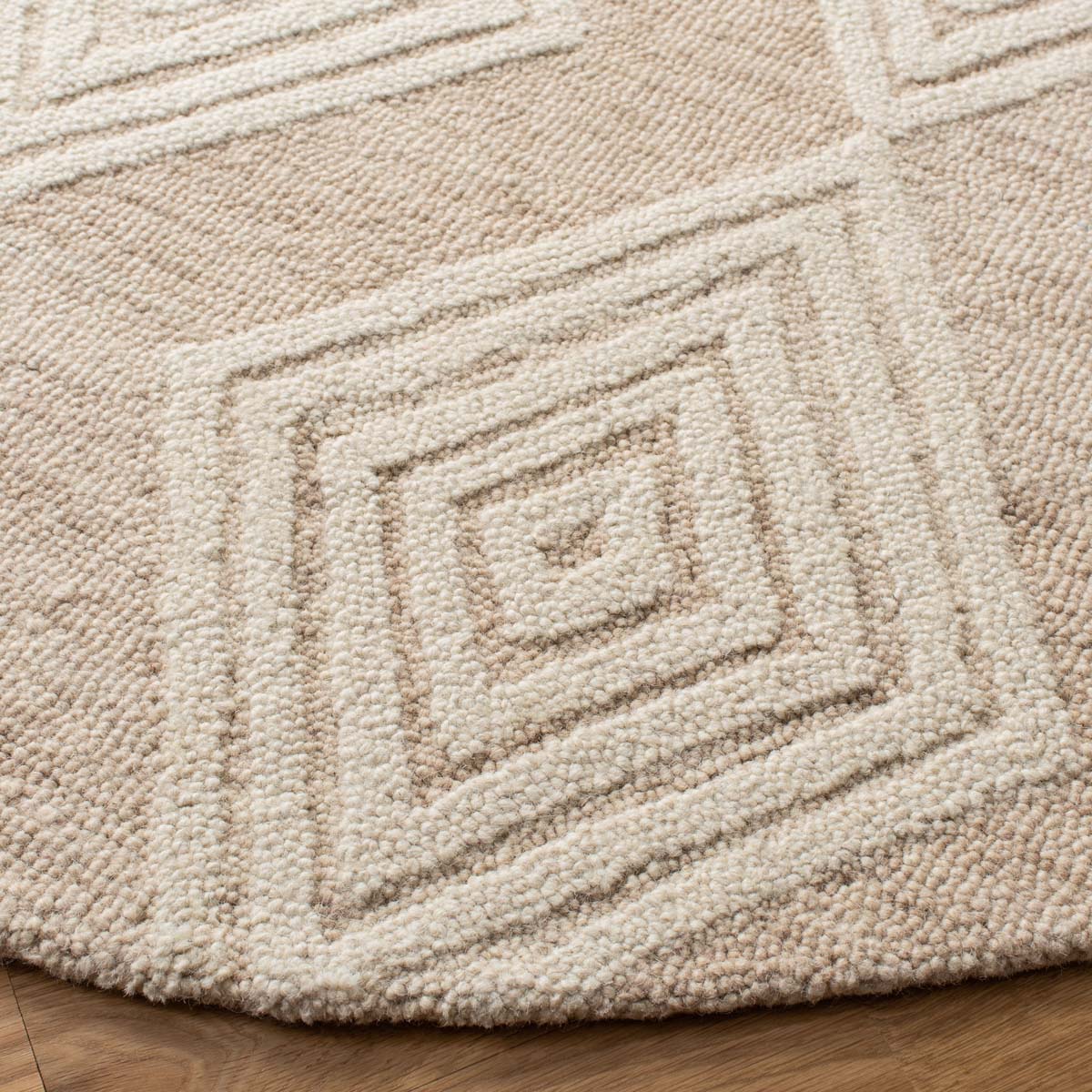 Safavieh Blossom 111 Rug, BLM111 - Beige / Ivory