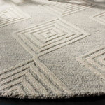 Safavieh Blossom 111 Rug, BLM111 - Silver / Ivory