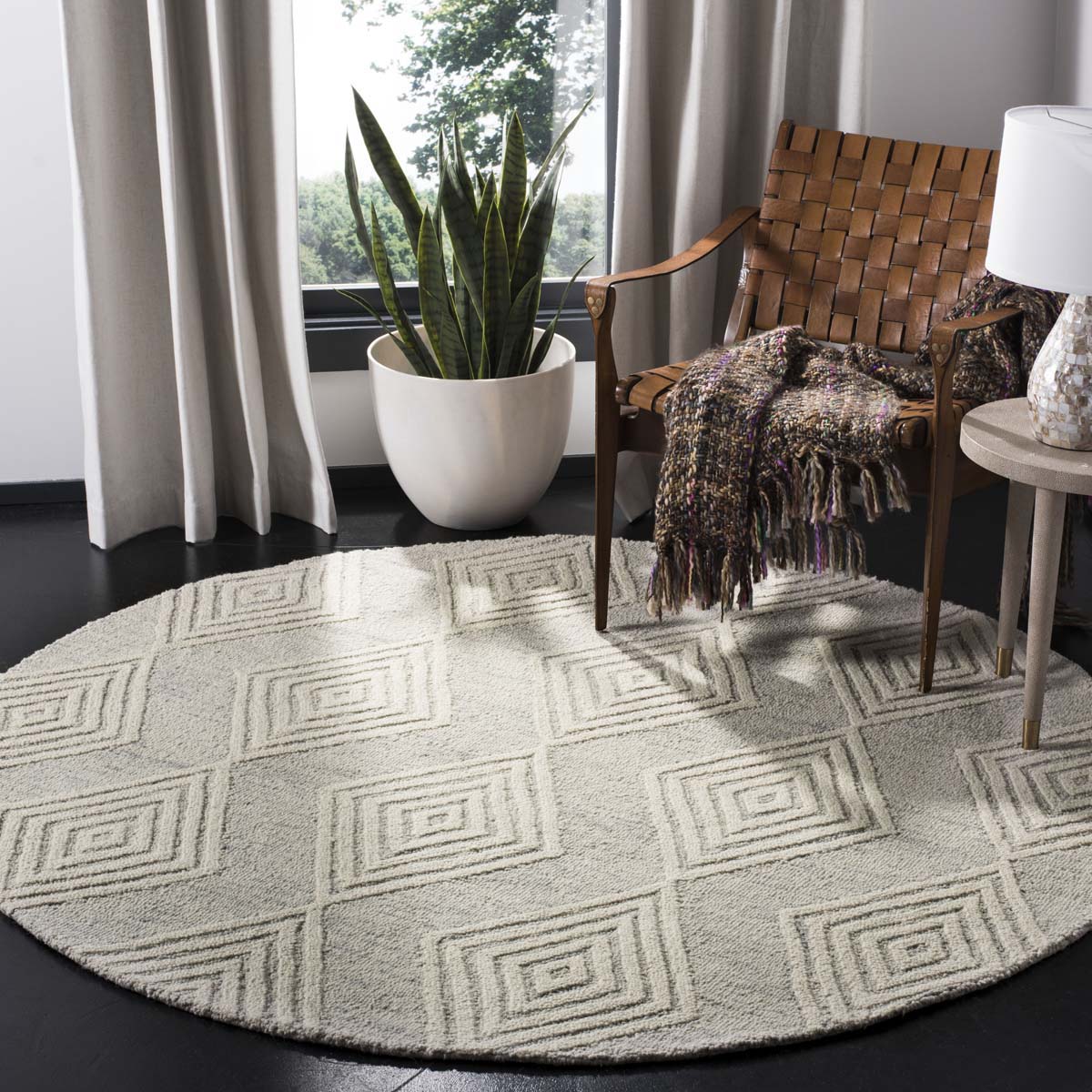 Safavieh Blossom 111 Rug, BLM111 - Silver / Ivory