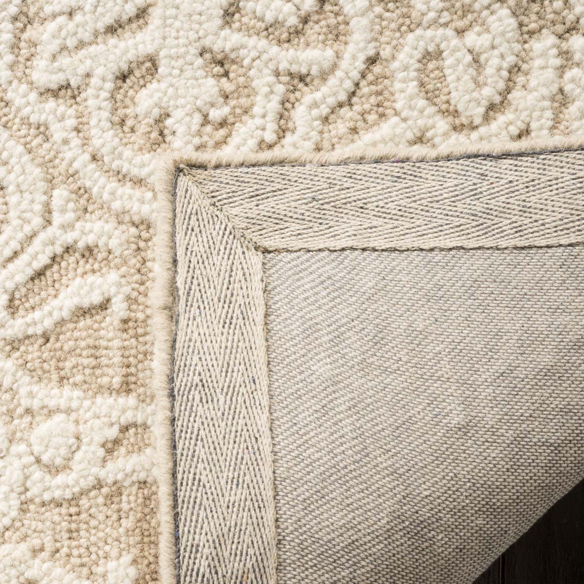 Safavieh Blossom 112 Rug, BLM112 - Beige / Ivory