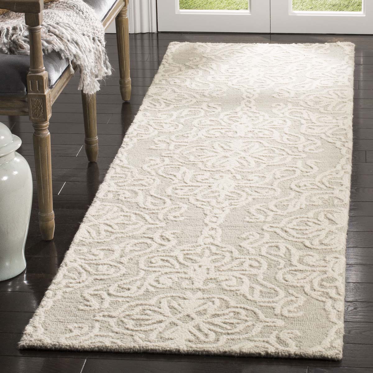 Safavieh Blossom 112 Rug, BLM112 - Silver / Ivory