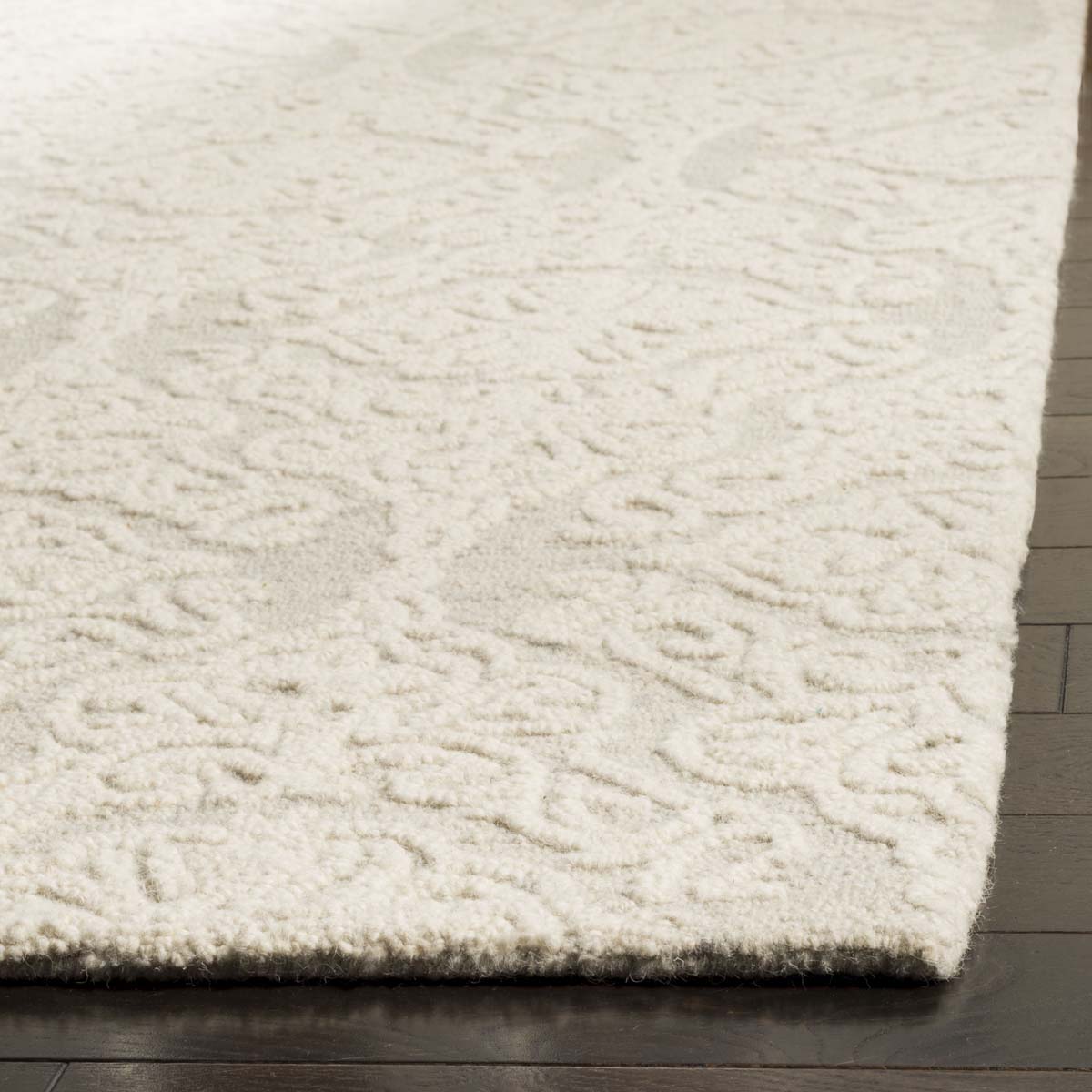 Safavieh Blossom 112 Rug, BLM112 - Silver / Ivory