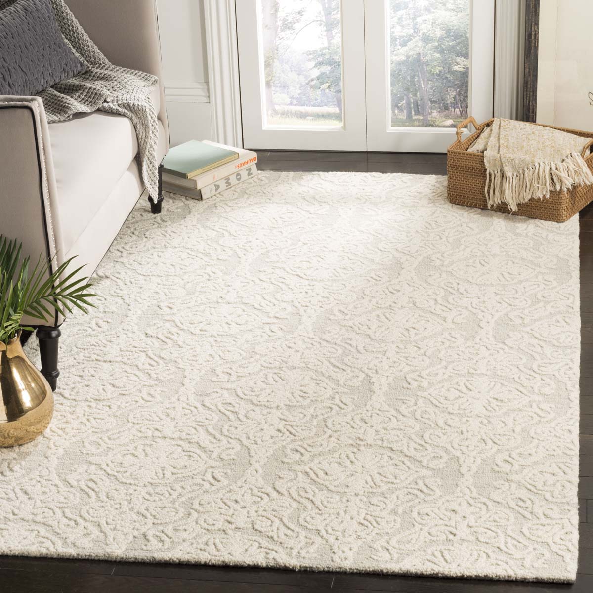 Safavieh Blossom 112 Rug, BLM112 - Silver / Ivory