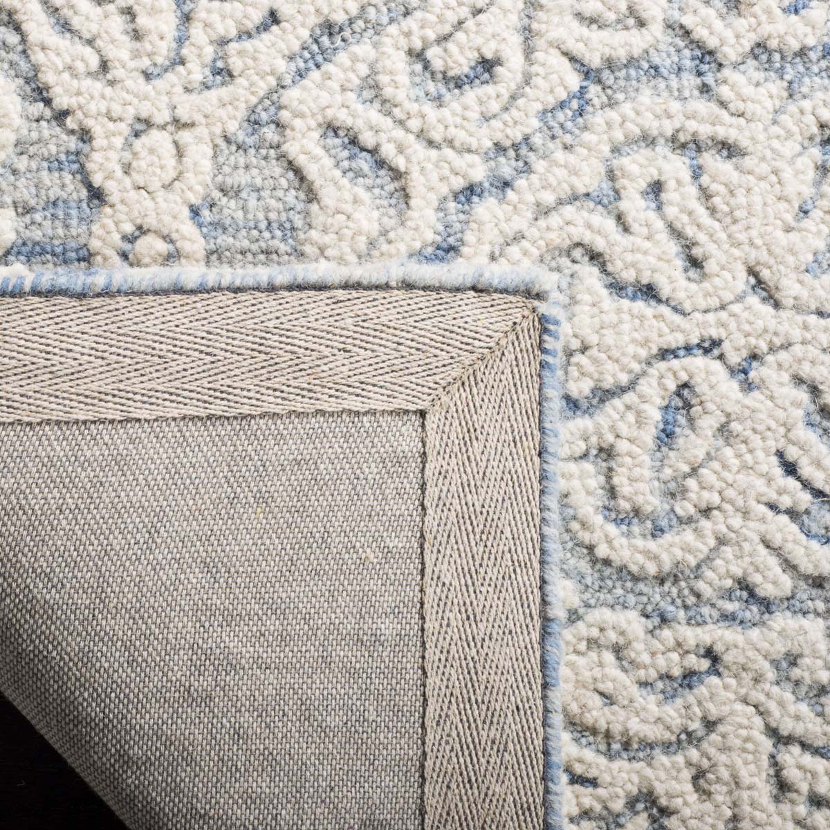 Safavieh Blossom 112 Rug, BLM112 - Blue / Ivory