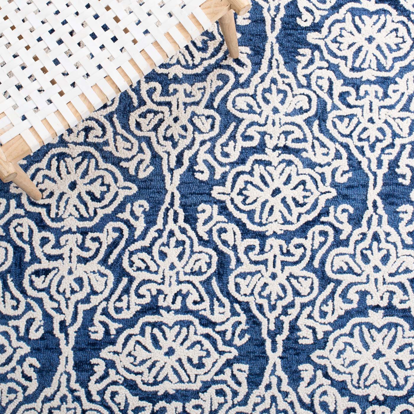 Safavieh Blossom 112 Rug, BLM112 - Navy / Ivory