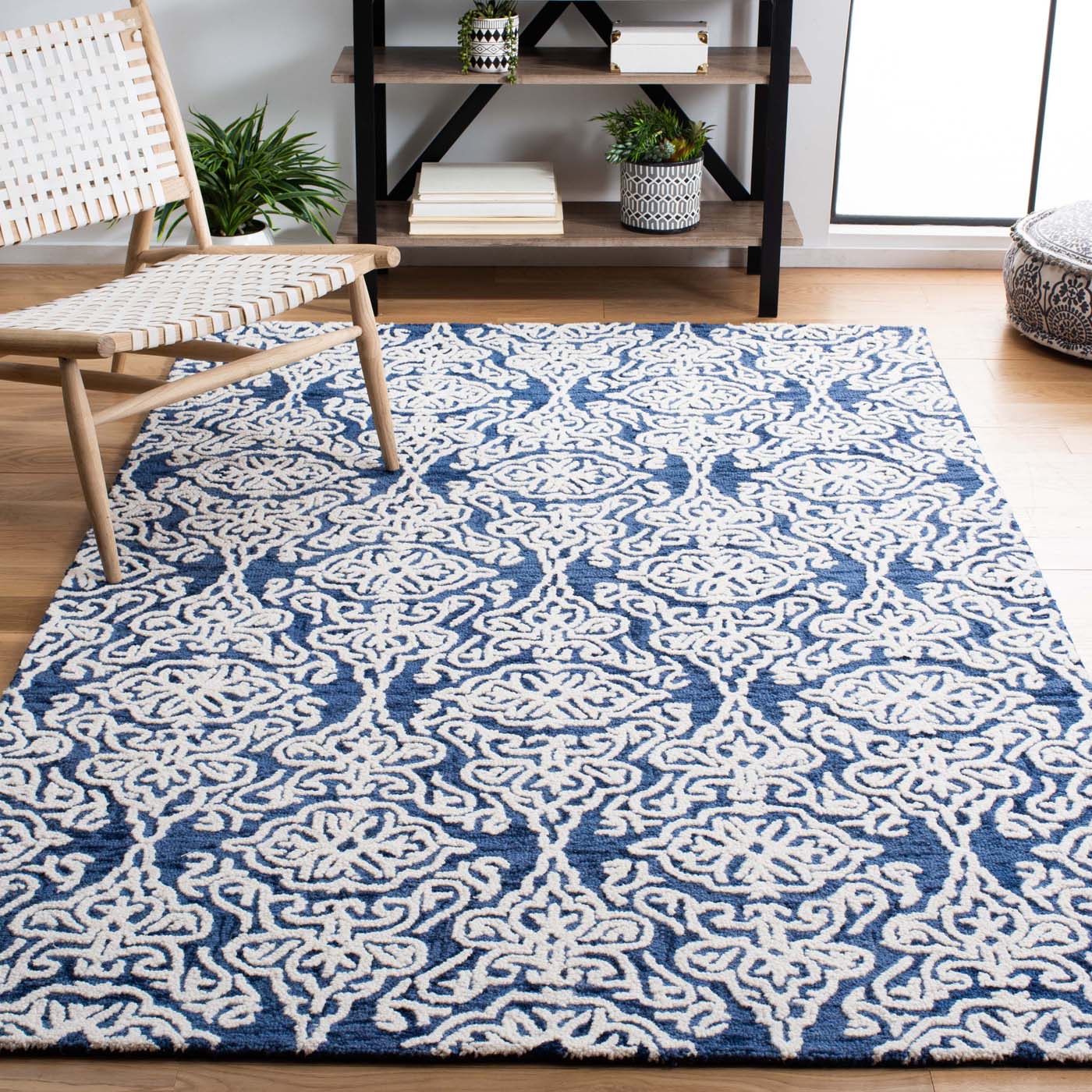 Safavieh Blossom 112 Rug, BLM112 - Navy / Ivory