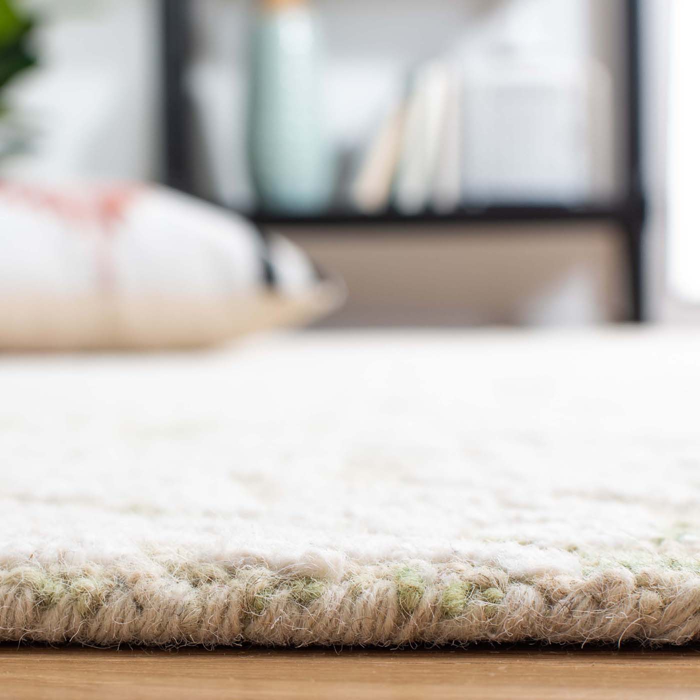 Safavieh Blossom 112 Rug, BLM112 - Light Green / Ivory