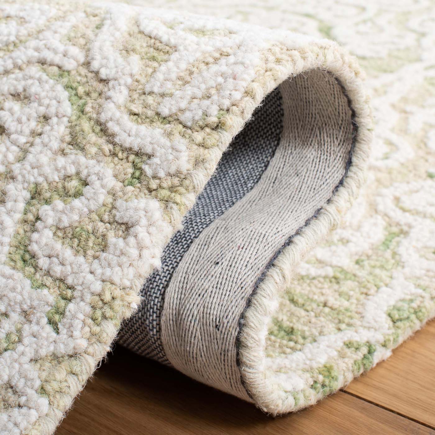 Safavieh Blossom 112 Rug, BLM112 - Light Green / Ivory