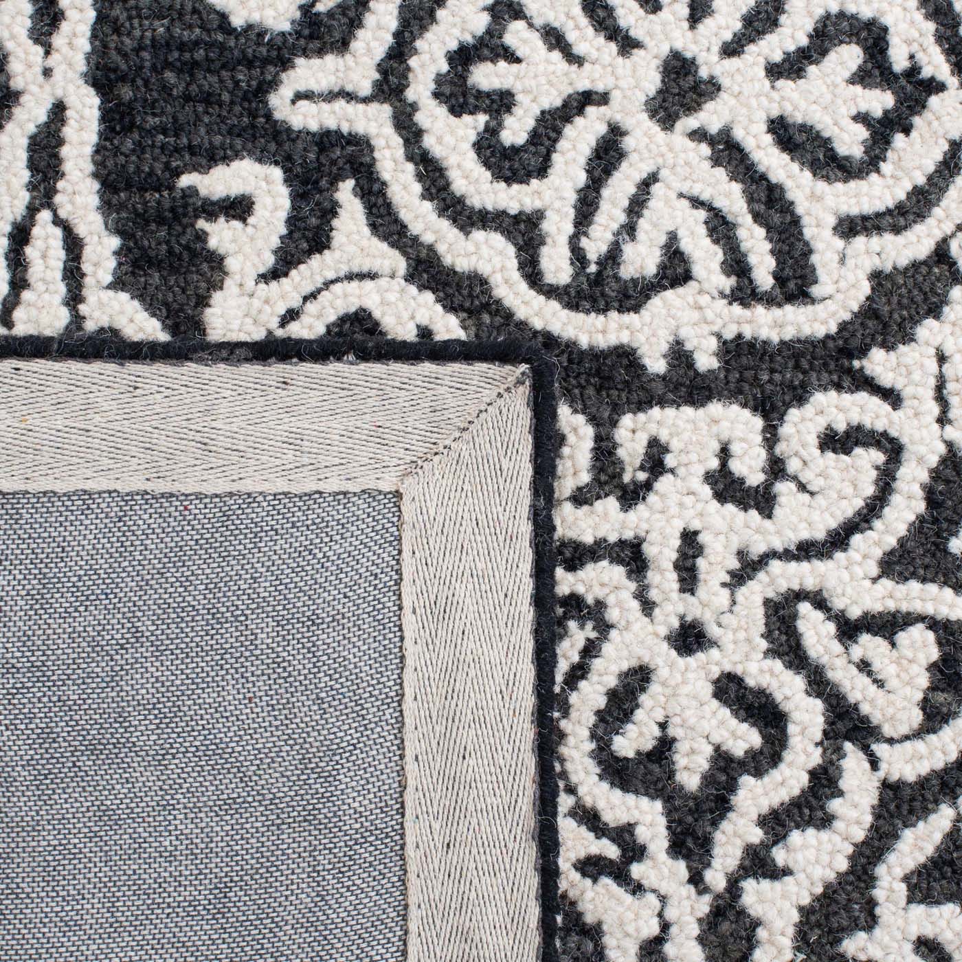 Safavieh Blossom 112 Rug, BLM112 - Black / Ivory