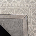 Safavieh Blossom 113 Rug, BLM113 - Silver / Ivory