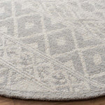 Safavieh Blossom 113 Rug, BLM113 - Silver / Ivory