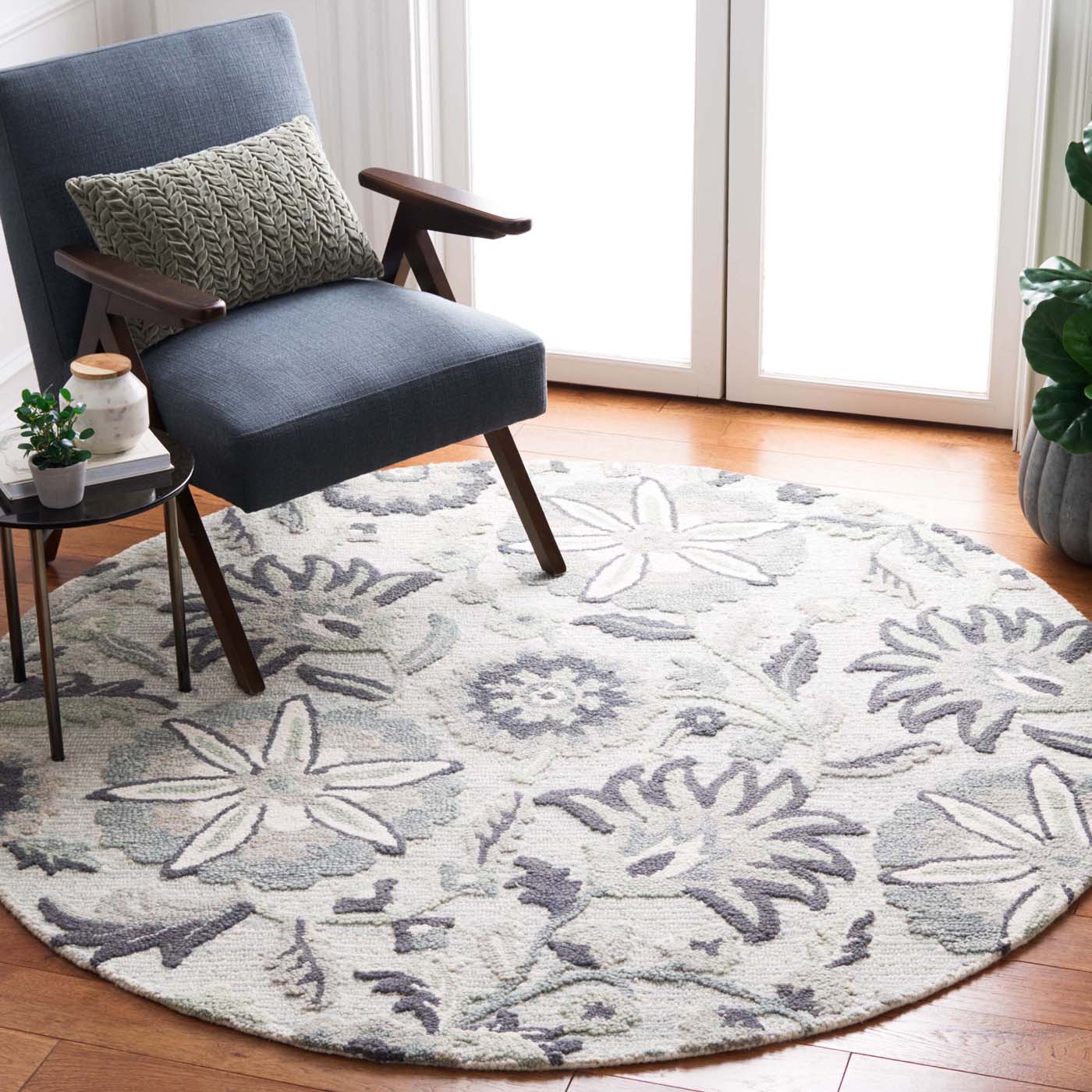 Safavieh Blossom 175 Rug, BLM175 - Ivory / Blue