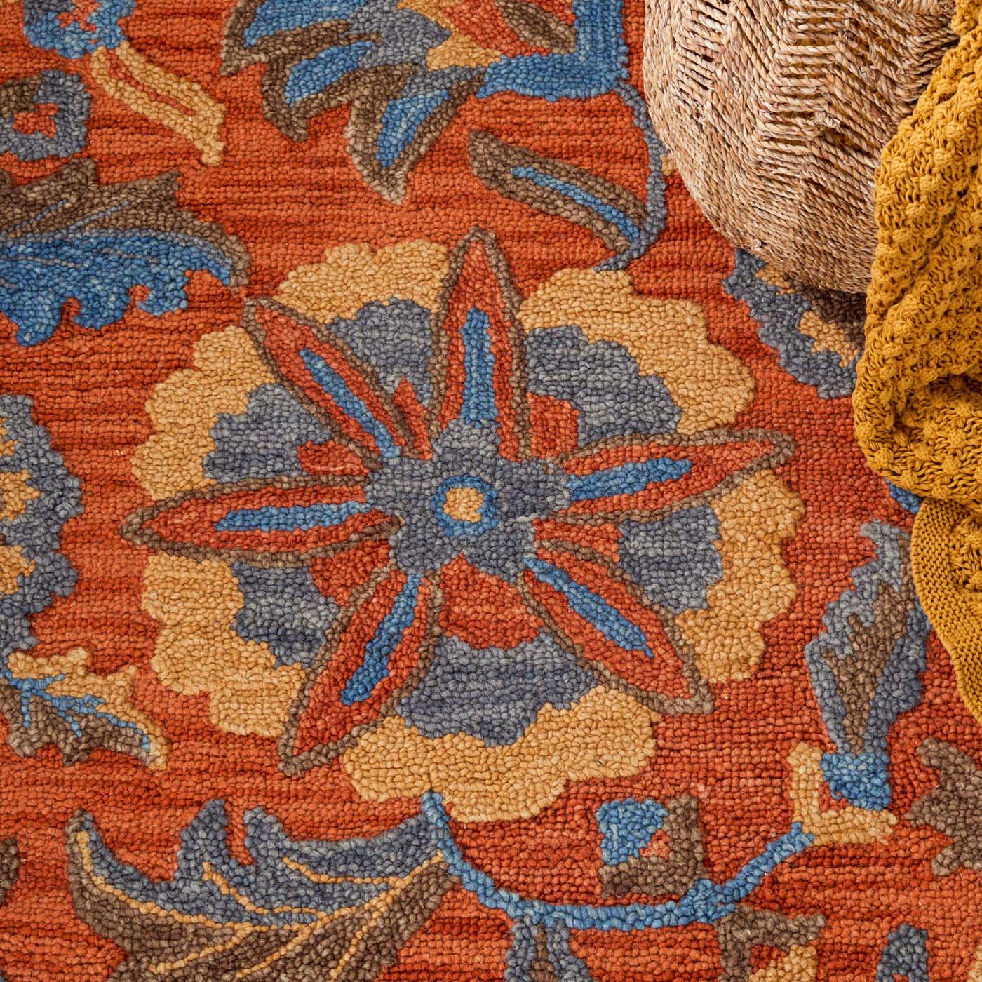 Safavieh Blossom 175 Rug, BLM175 - Rust / Blue