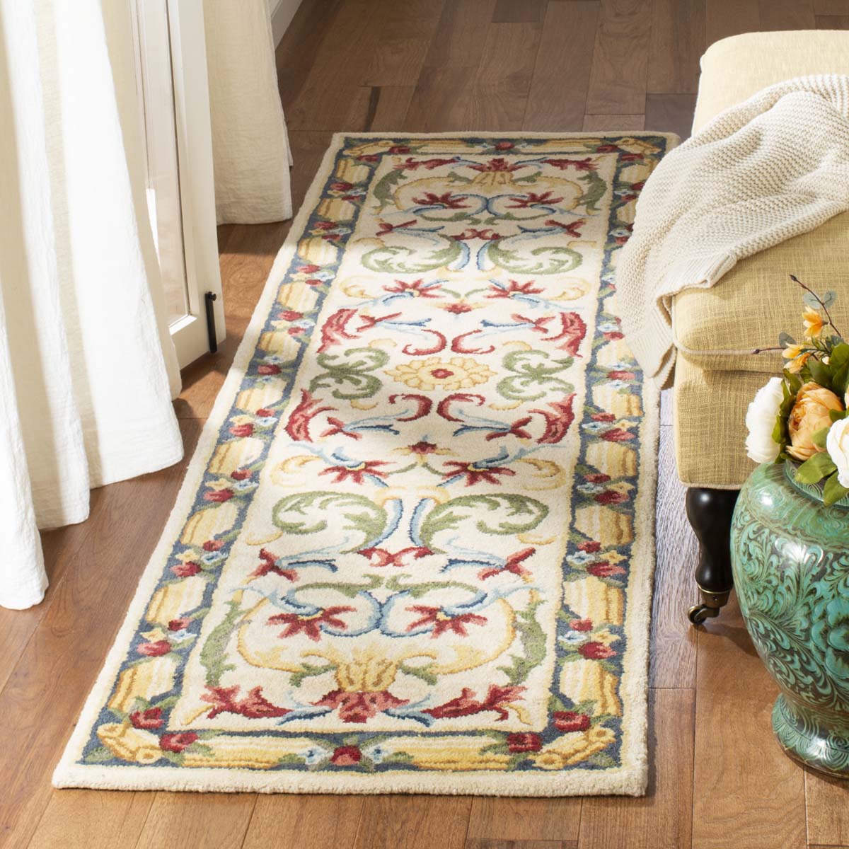 Safavieh Blossom 251 Rug, BLM251 - Ivory / Green