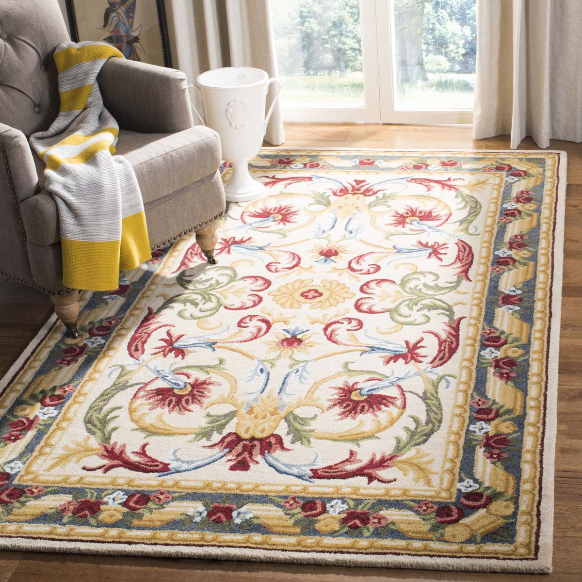 Safavieh Blossom 251 Rug, BLM251 - Ivory / Green