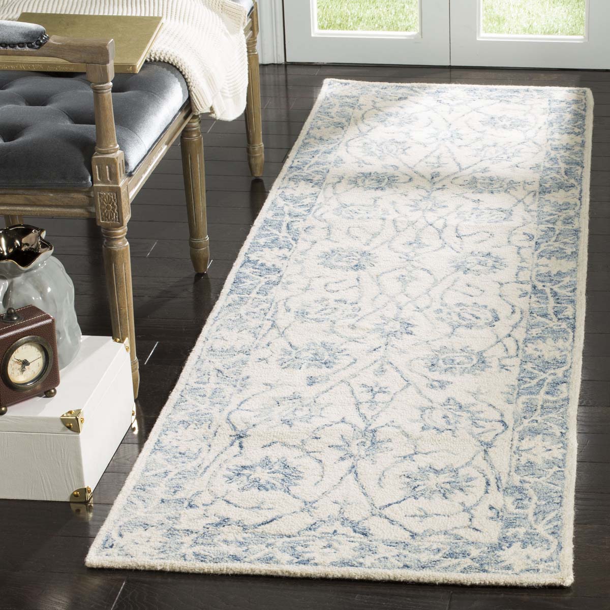 Safavieh Blossom 351 Rug, BLM351 - Ivory / Blue