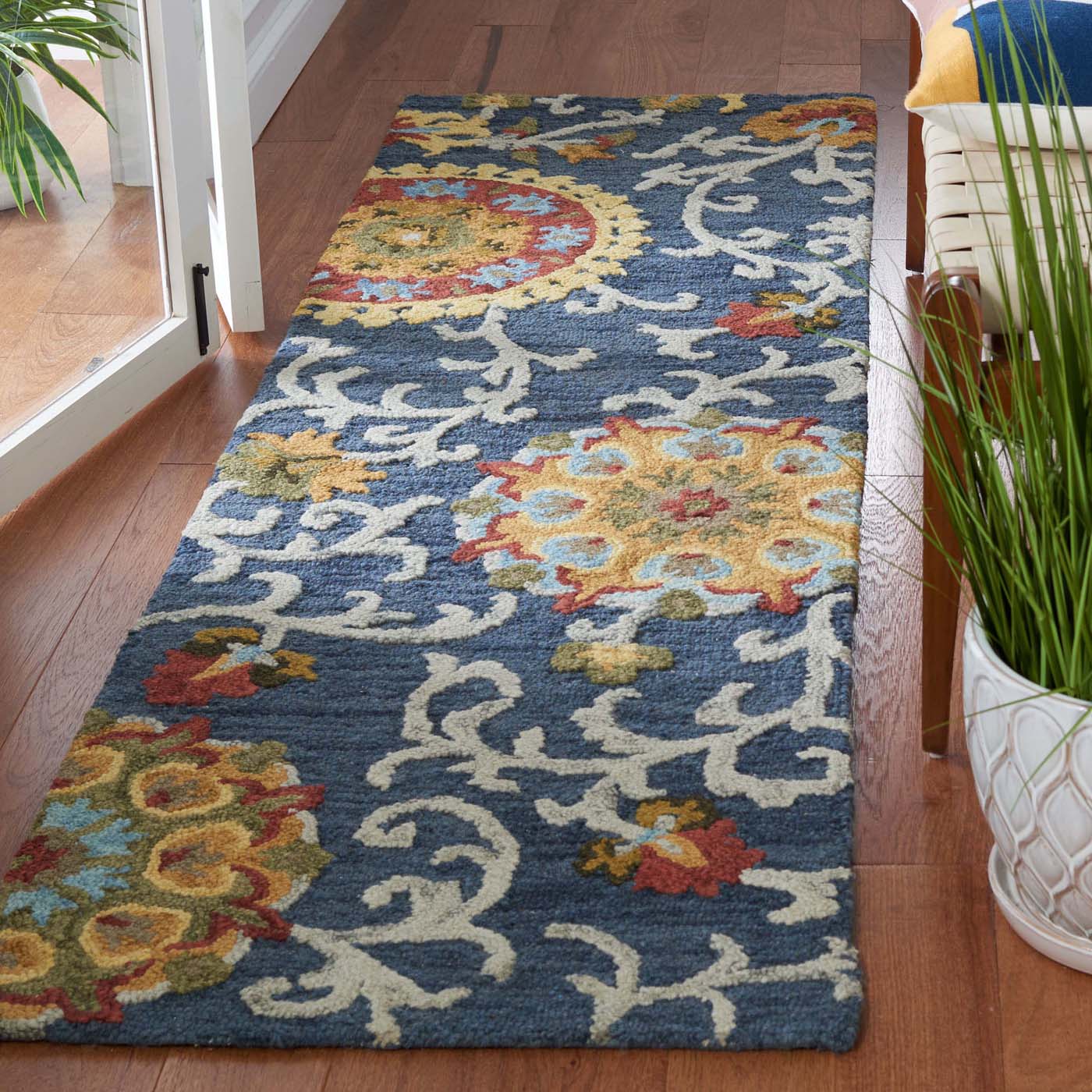 Safavieh Blossom 401 Rug, BLM401 - Navy / Multi