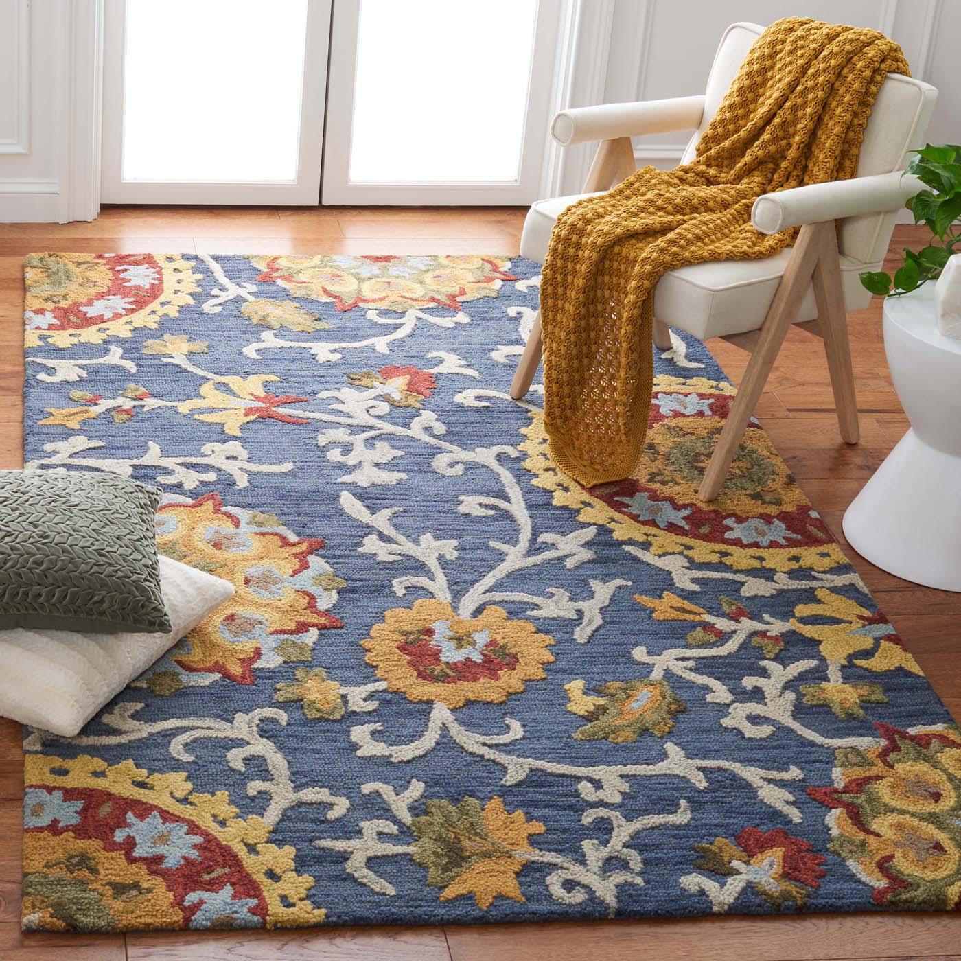 Safavieh Blossom 401 Rug, BLM401 - Navy / Multi