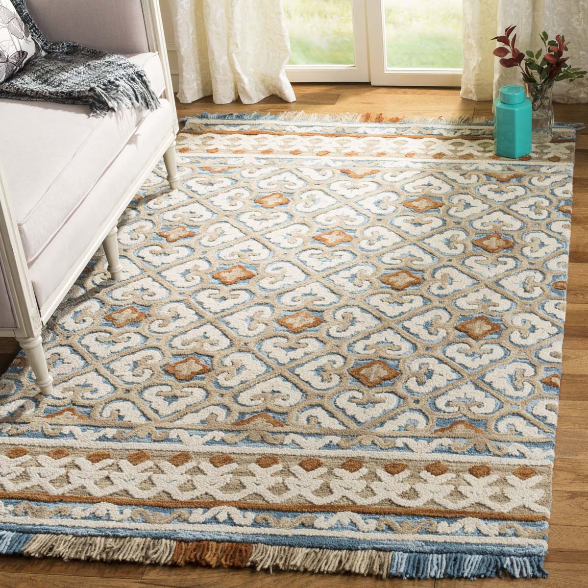 Safavieh Blossom 420 Rug, BLM420 - Ivory / Blue