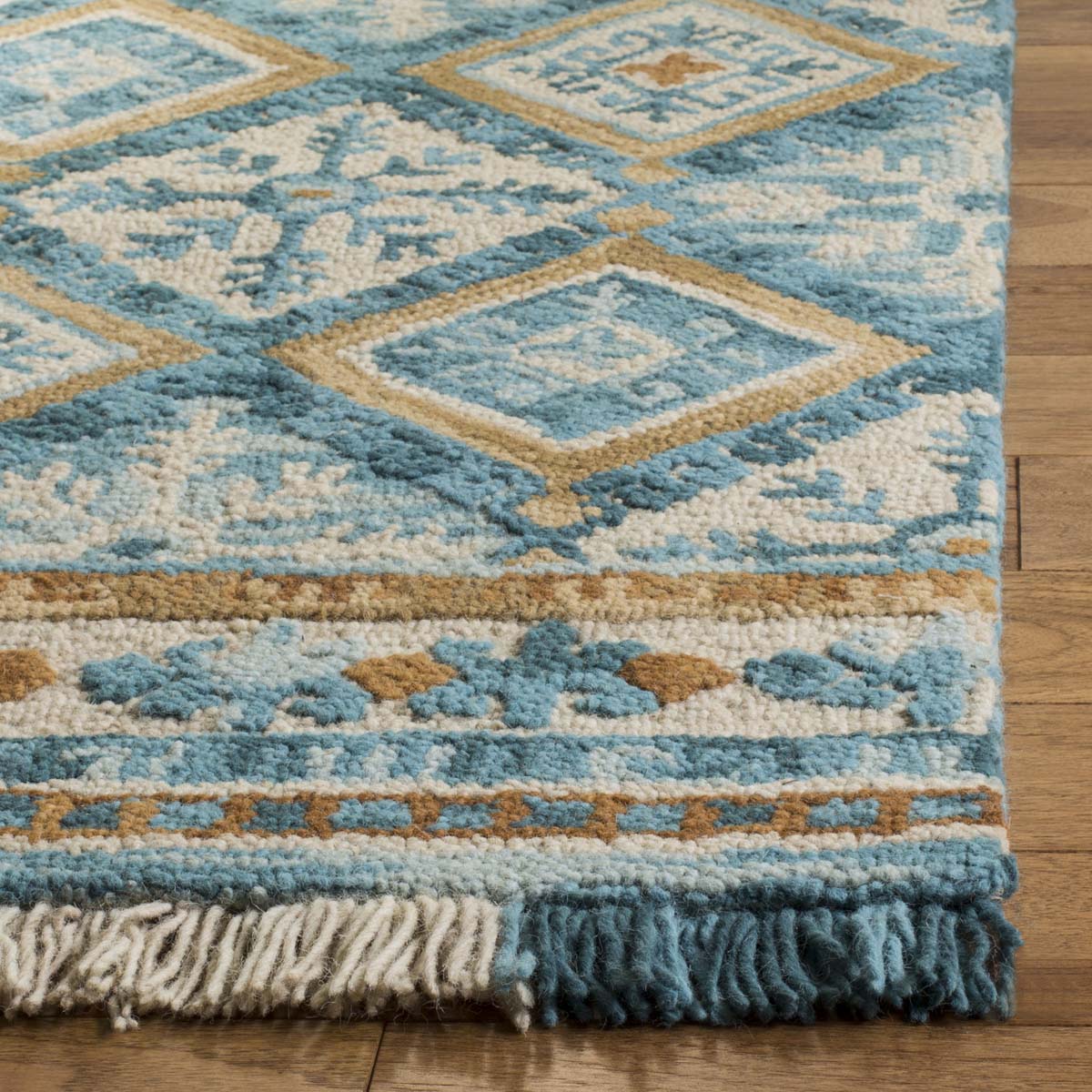 Safavieh Blossom 421 Rug, BLM421 - Ivory / Teal