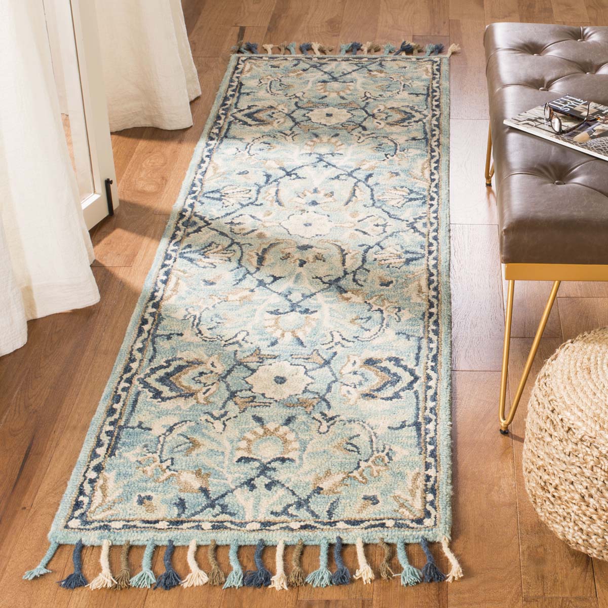 Safavieh Blossom 457 Rug, BLM457 - Blue / Ivory