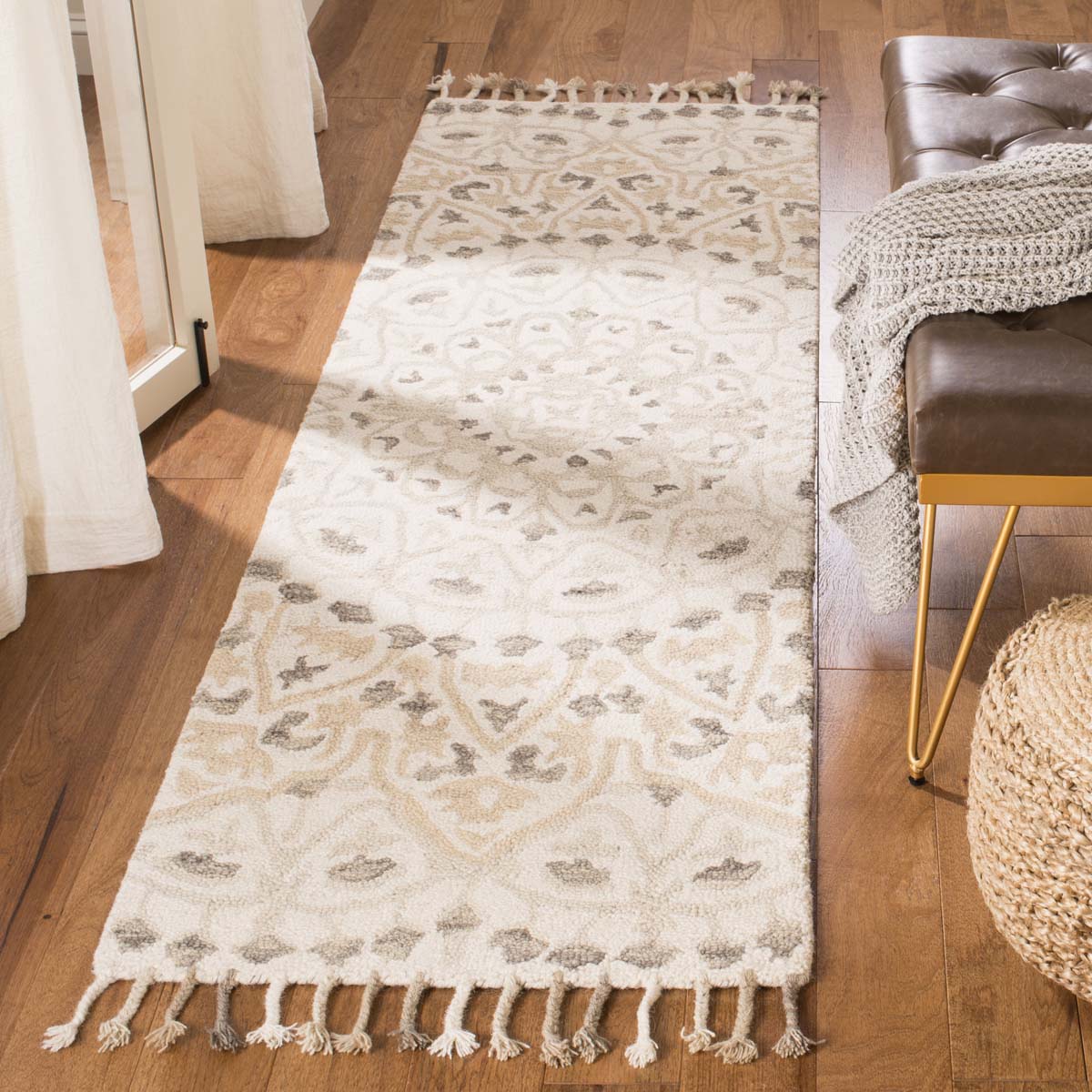 Safavieh Blossom 459 Rug, BLM459 - Ivory / Taupe
