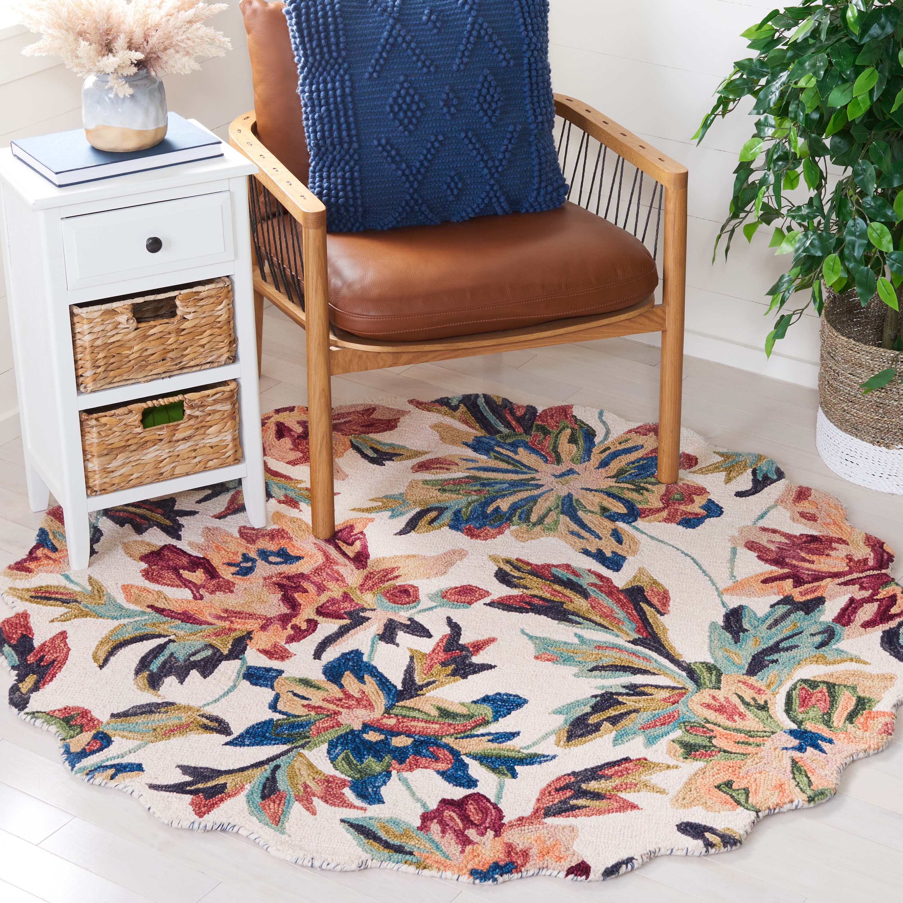 Safavieh Blossom 467 Rug, BLM467 - Ivory / Plum