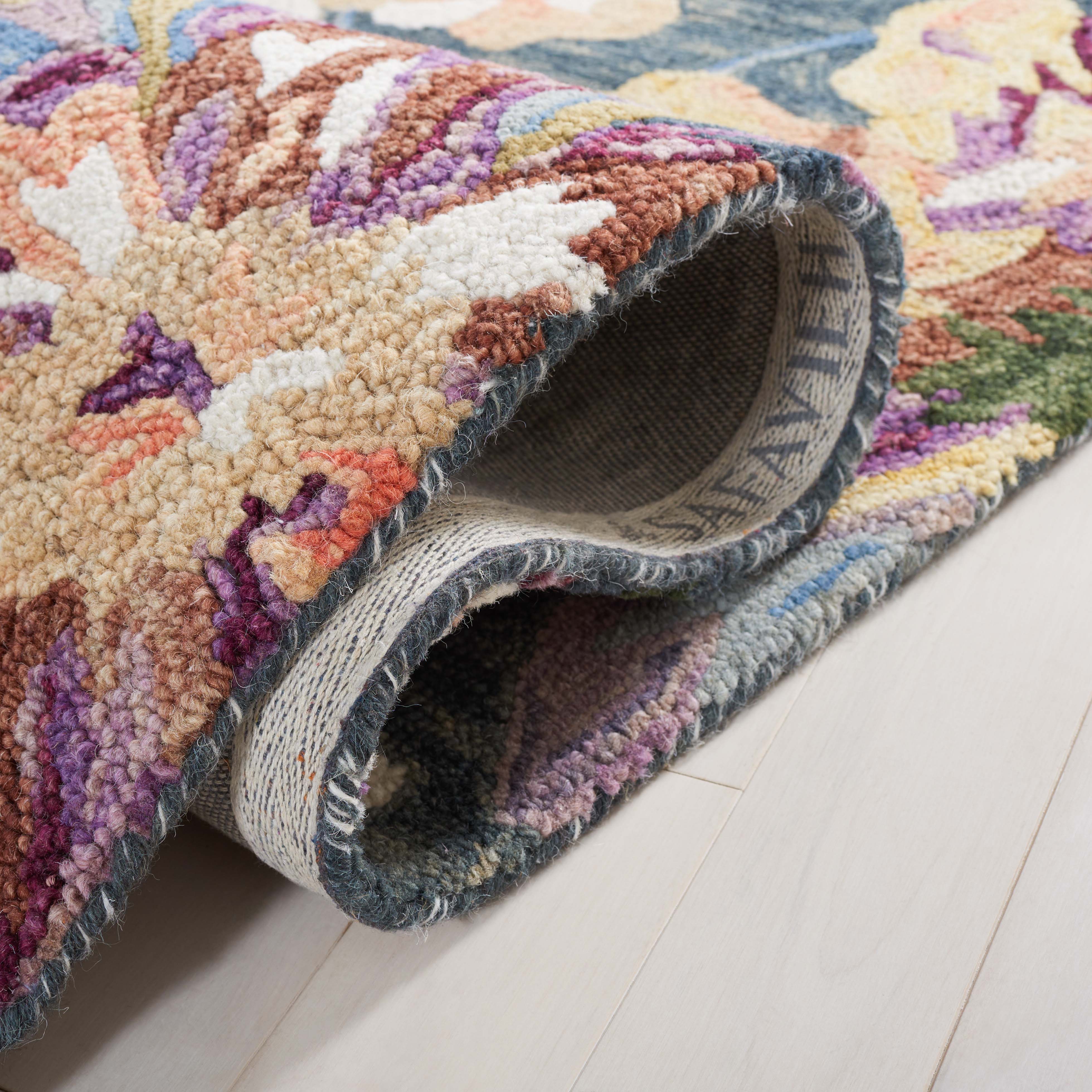 Safavieh Blossom 467 Rug, BLM467 - Grey / Violet
