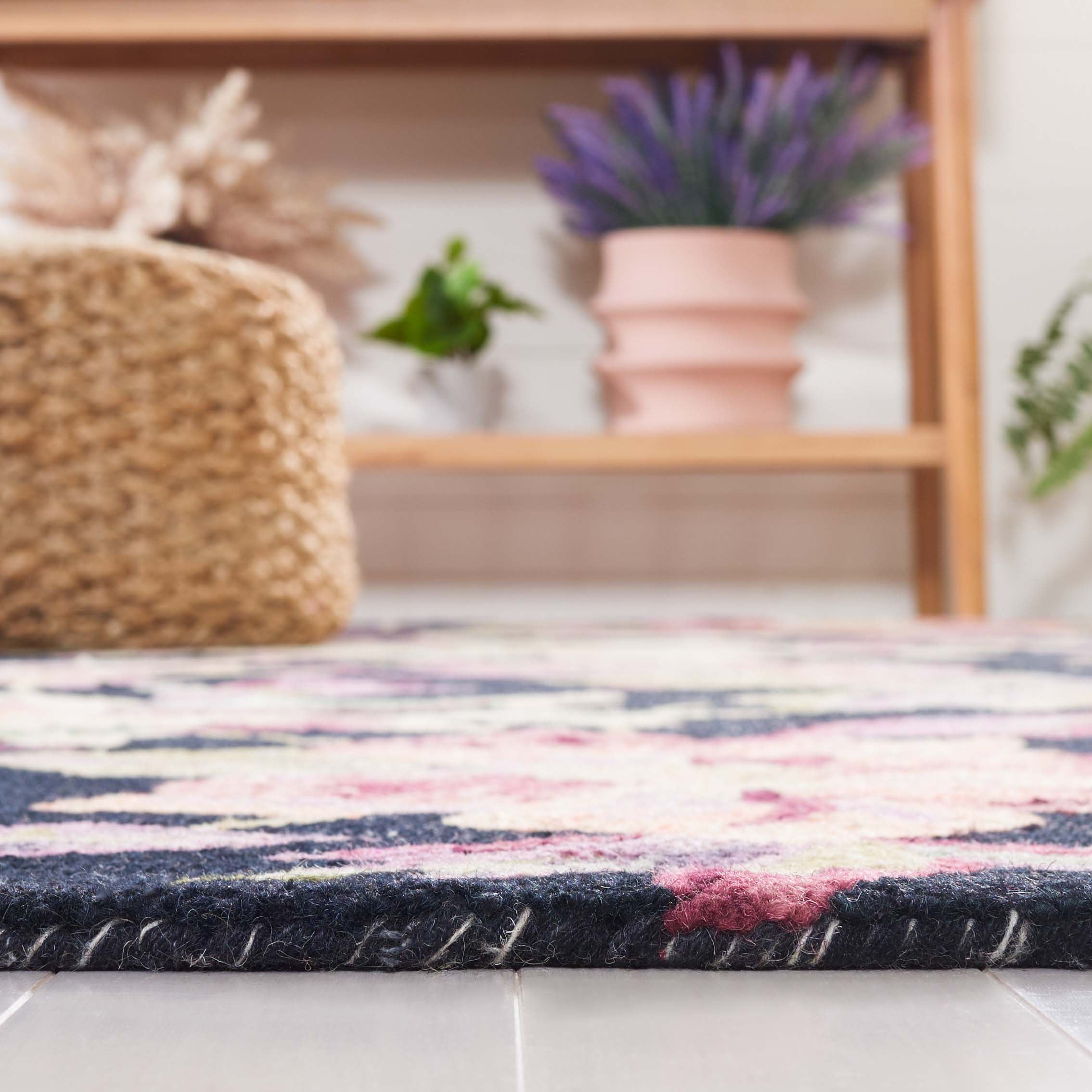 Safavieh Blossom 467 Rug, BLM467 - Black / Plum