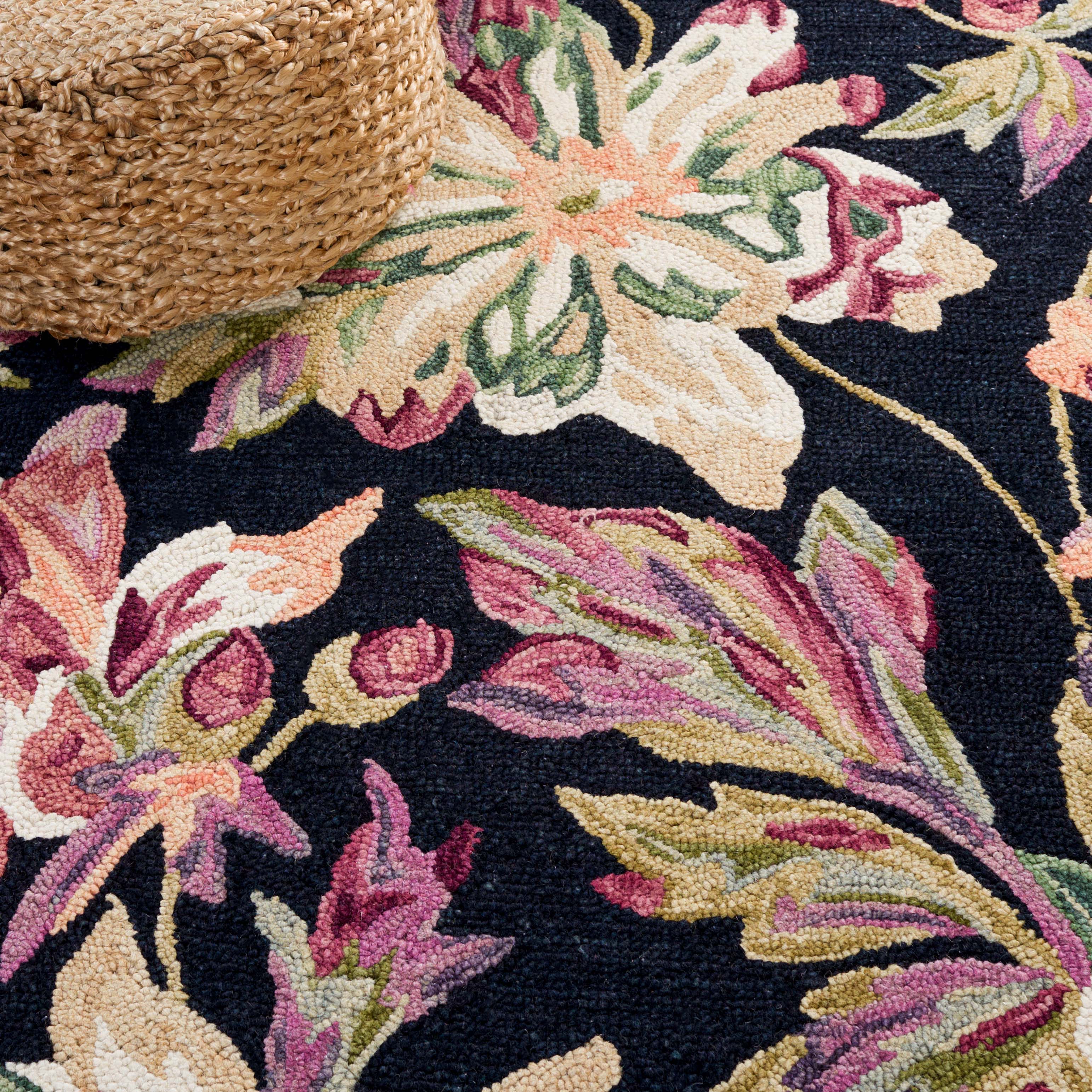 Safavieh Blossom 467 Rug, BLM467 - Black / Plum