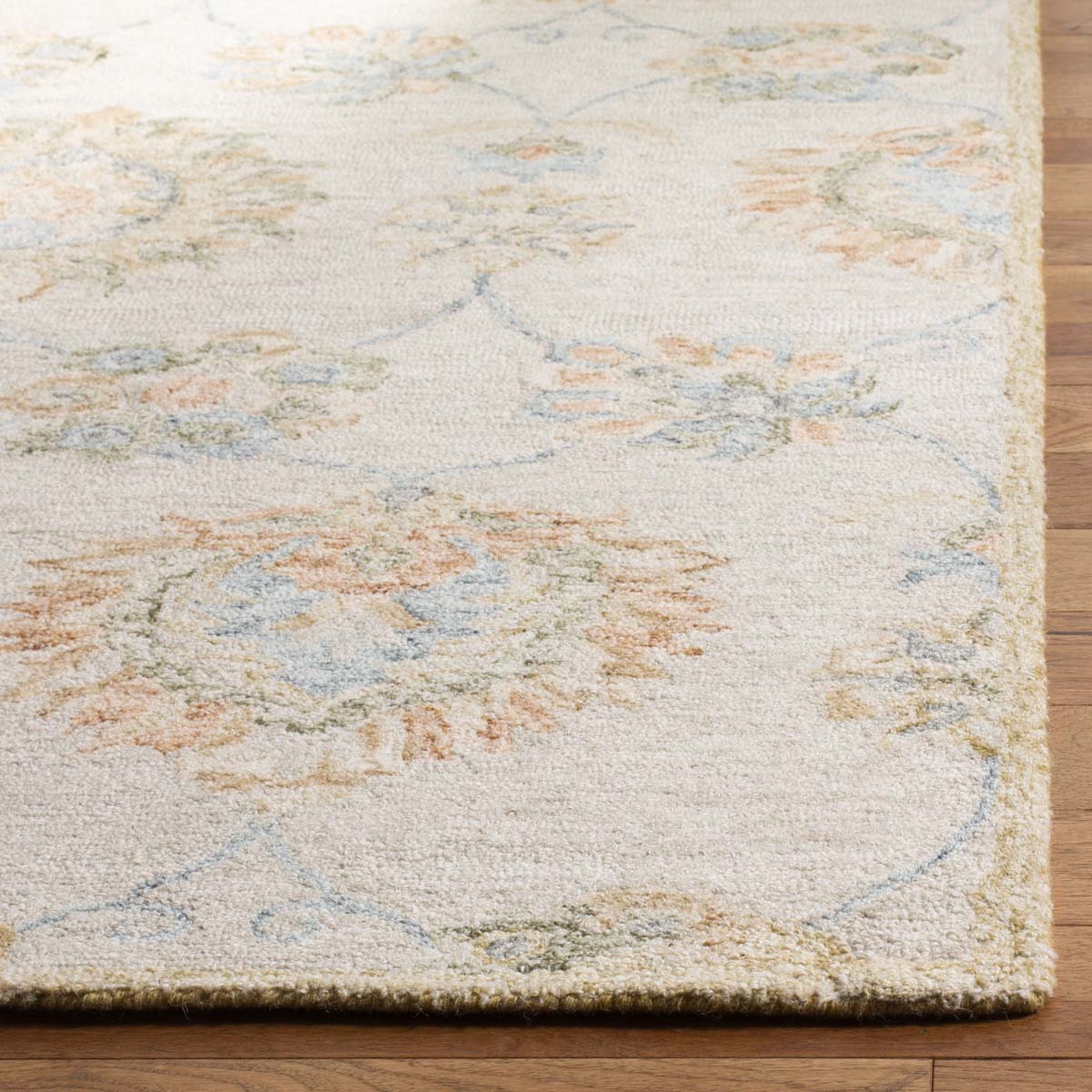 Safavieh Blossom 560 Rug, BLM560 - Beige / Sage