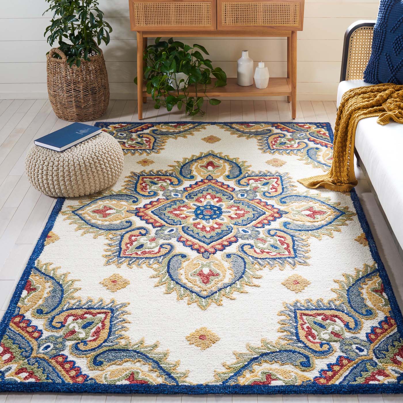 Safavieh Blossom 561 Rug, BLM561 - Ivory / Green