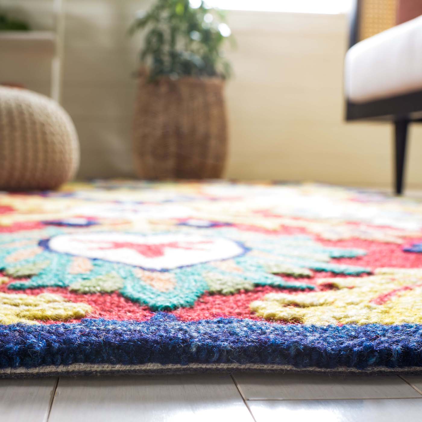 Safavieh Blossom 563 Rug, BLM563 - Red / Yellow